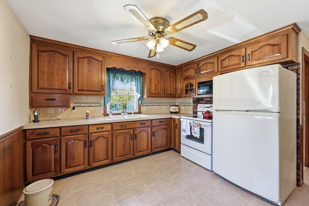 240 Pasco Road Springfield, MA 01151 - Photo 6 of 13