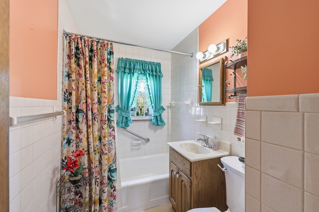 240 Pasco Road Springfield, MA 01151 - Photo 7 of 13
