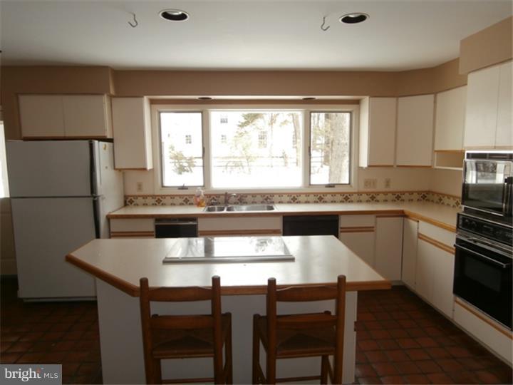 193 Ridgeview Circle Princeton, NJ 08540 - Photo 1 of 25