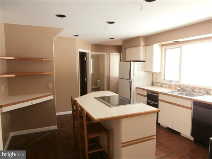 193 Ridgeview Circle Princeton, NJ 08540 - Photo 3 of 25