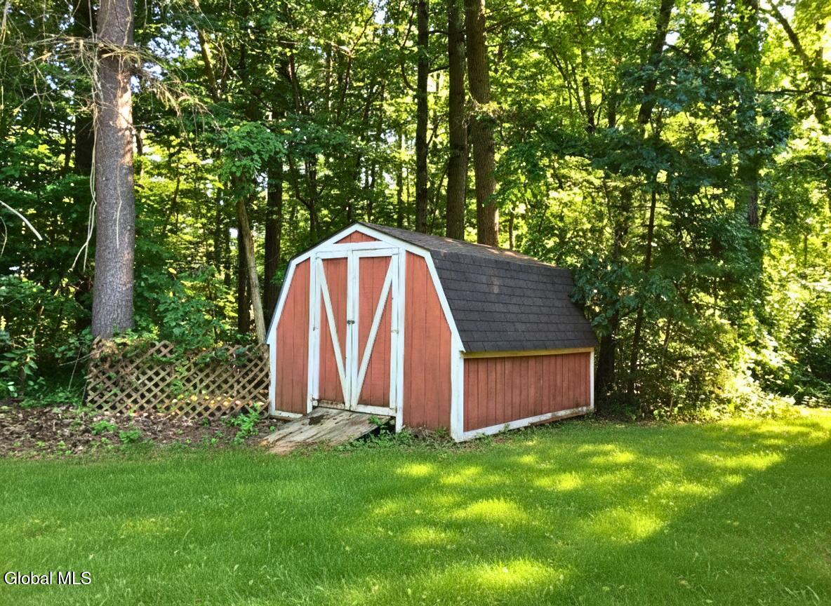 13 Wake Robin Road Malta, NY 12020 - Photo 21 of 27 18 MLS