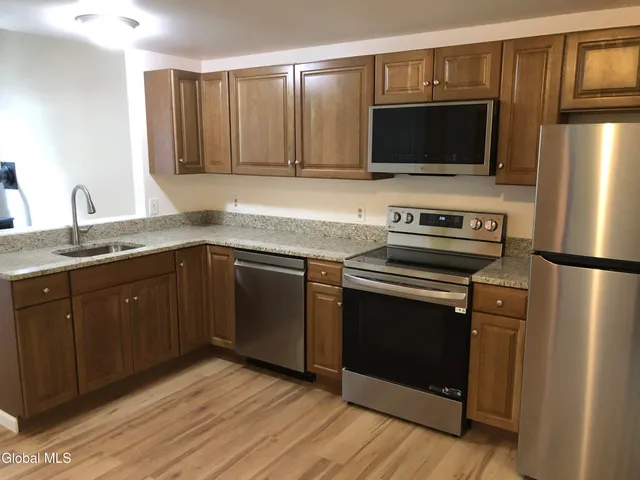 $280,000 | 13 Wake Robin Road, Malta, NY 12020