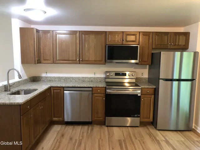 $280,000 | 13 Wake Robin Road, Malta, NY 12020