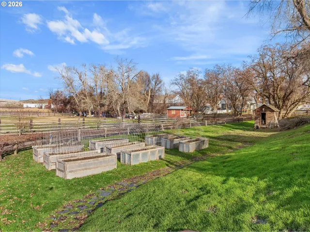 a view of a lake with houses