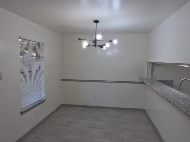 $950 | 408 East Coombs Street, Unit 2, Alvin, TX 77511