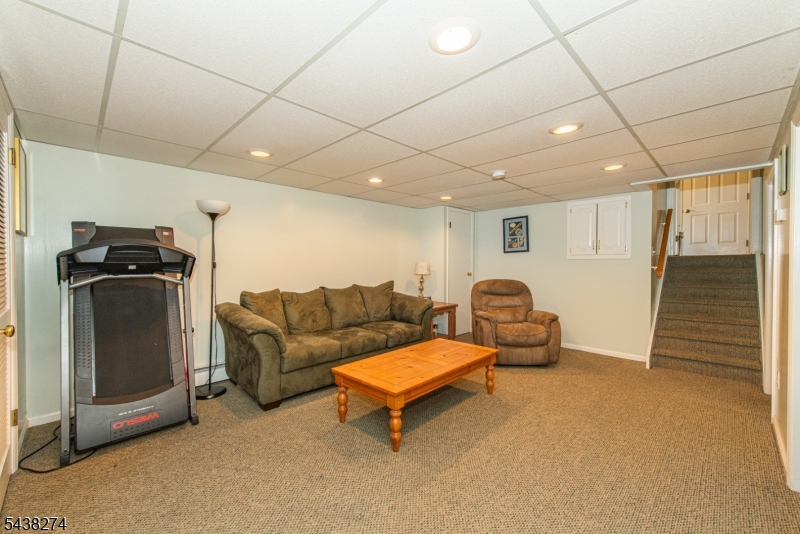 21 Whitegate Road Succasunna, NJ 07876 - Photo 28 of 44
