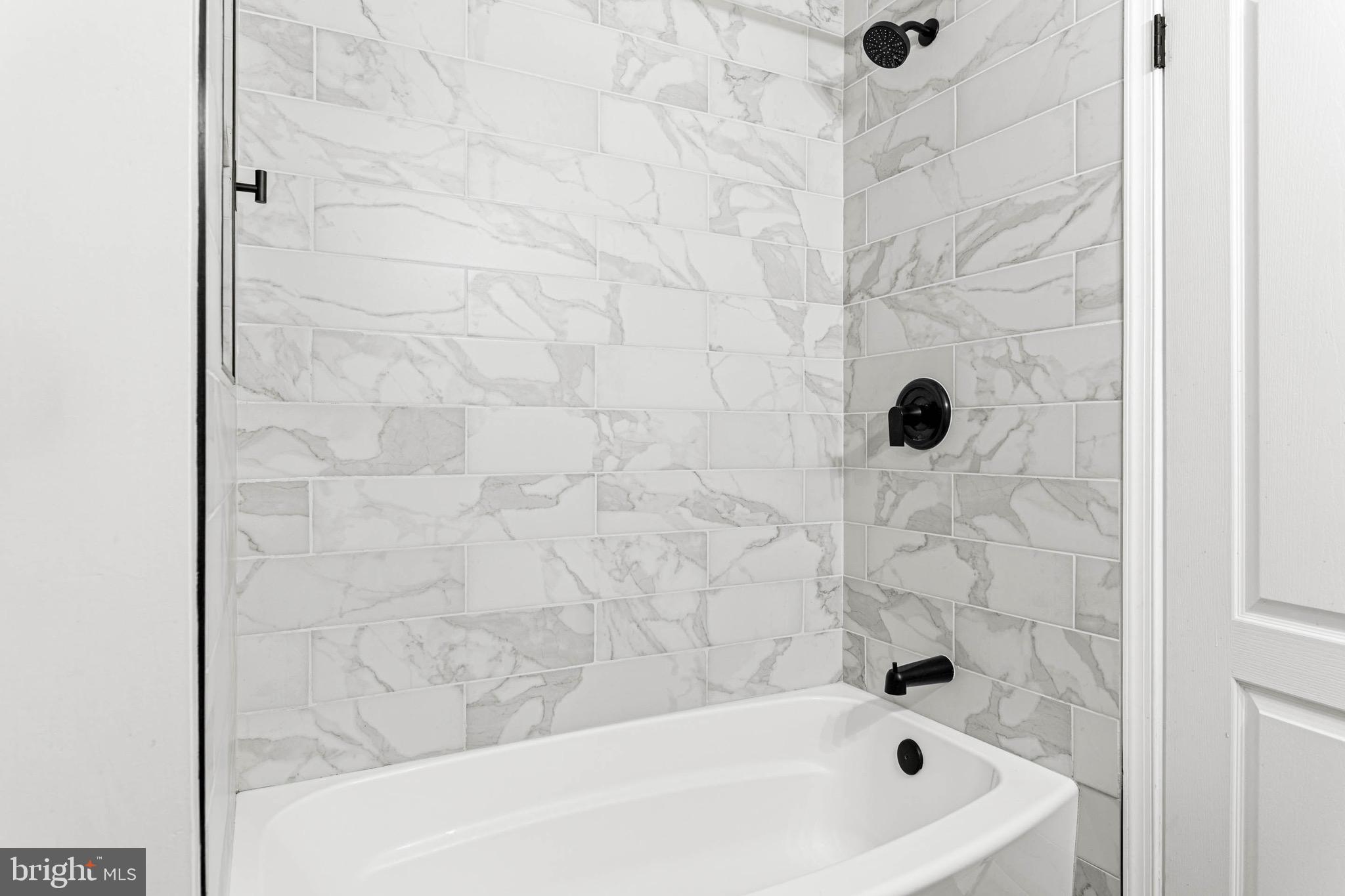 149 Timothy Circle Wayne, PA 19087 - Photo 27 of 37 Hall bathroom w/ shower/tub combo.