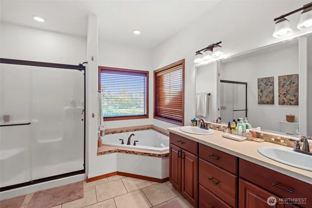 $899,900 | 19838 Bear View Lane Southwest, Rochester, WA 98579