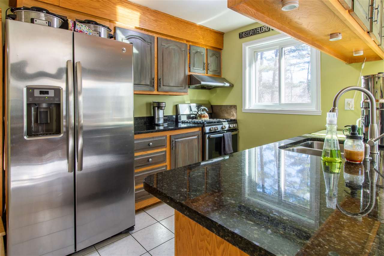 22 New Searles Road Nashua, NH 03062 - Photo 12 of 40