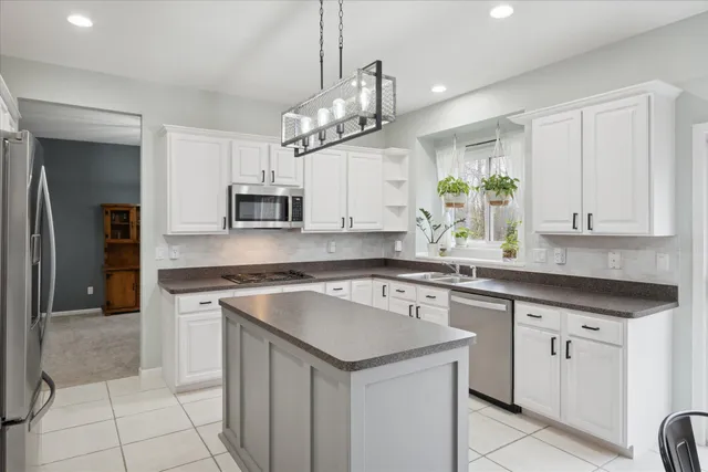 $590,000 | 1985 Christopher Court, West Bloomfield, MI 48324