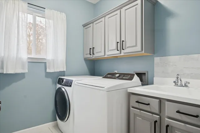 $590,000 | 1985 Christopher Court, West Bloomfield, MI 48324