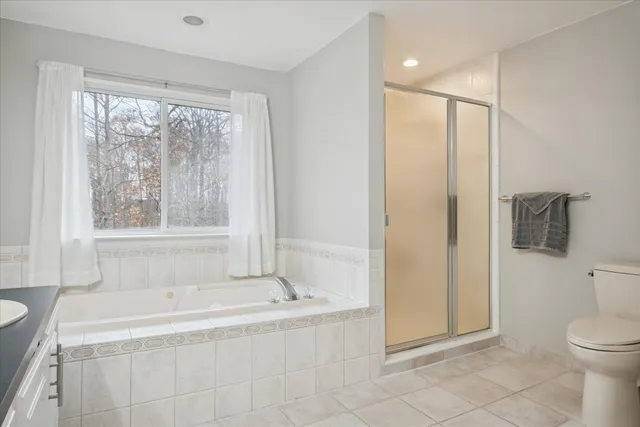 $590,000 | 1985 Christopher Court, West Bloomfield, MI 48324