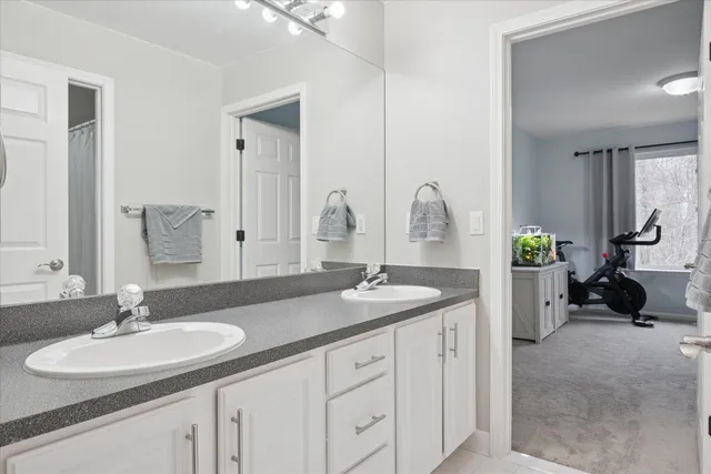 $590,000 | 1985 Christopher Court, West Bloomfield, MI 48324