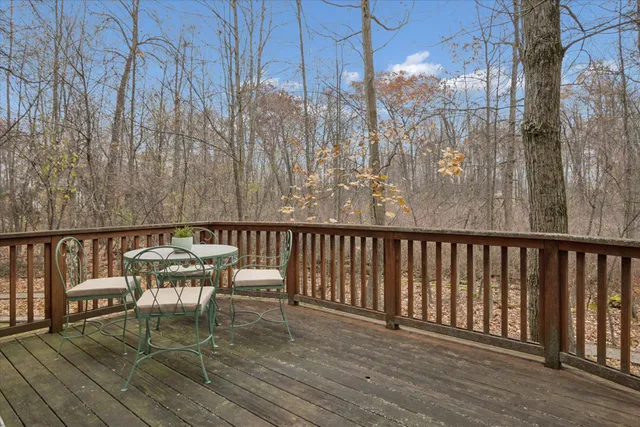 $590,000 | 1985 Christopher Court, West Bloomfield, MI 48324