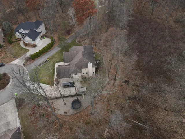 $590,000 | 1985 Christopher Court, West Bloomfield, MI 48324