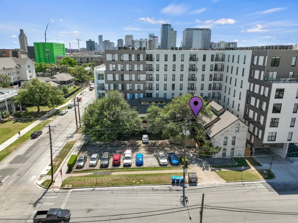 $1,450 | 2714 Nueces Street, Unit 206, Austin, TX 78705