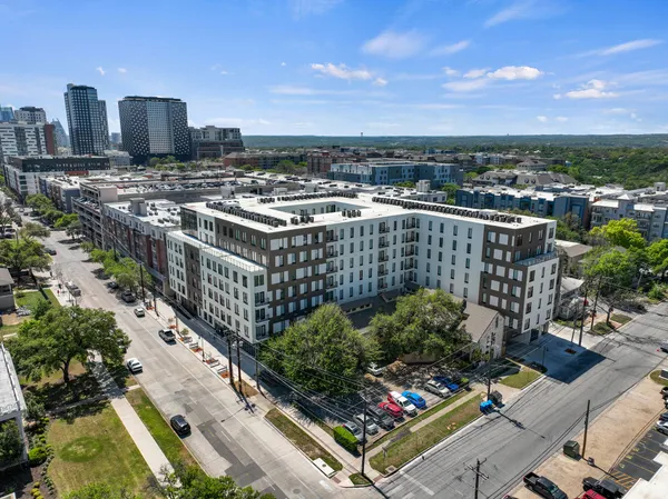 $1,450 | 2714 Nueces Street, Unit 206, Austin, TX 78705