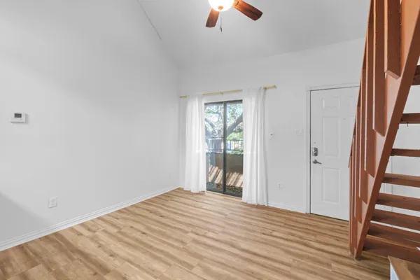 $1,450 | 2714 Nueces Street, Unit 206, Austin, TX 78705