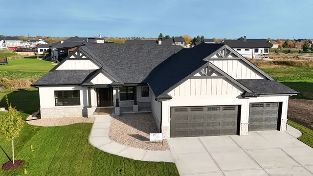 $1,139,400 | 908 Travis Larson, Waunakee, WI 53597