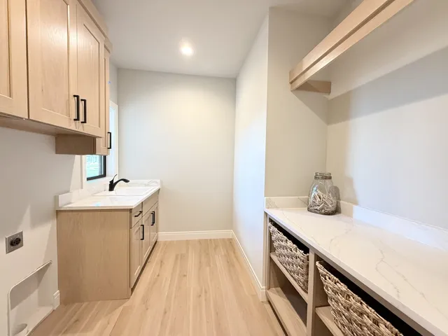 $1,139,400 | 908 Travis Larson, Waunakee, WI 53597