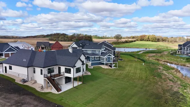 $1,139,400 | 908 Travis Larson, Waunakee, WI 53597