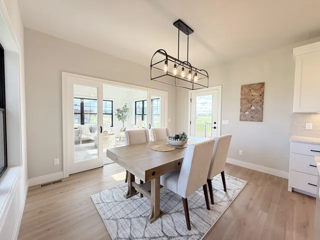 $1,139,400 | 908 Travis Larson, Waunakee, WI 53597