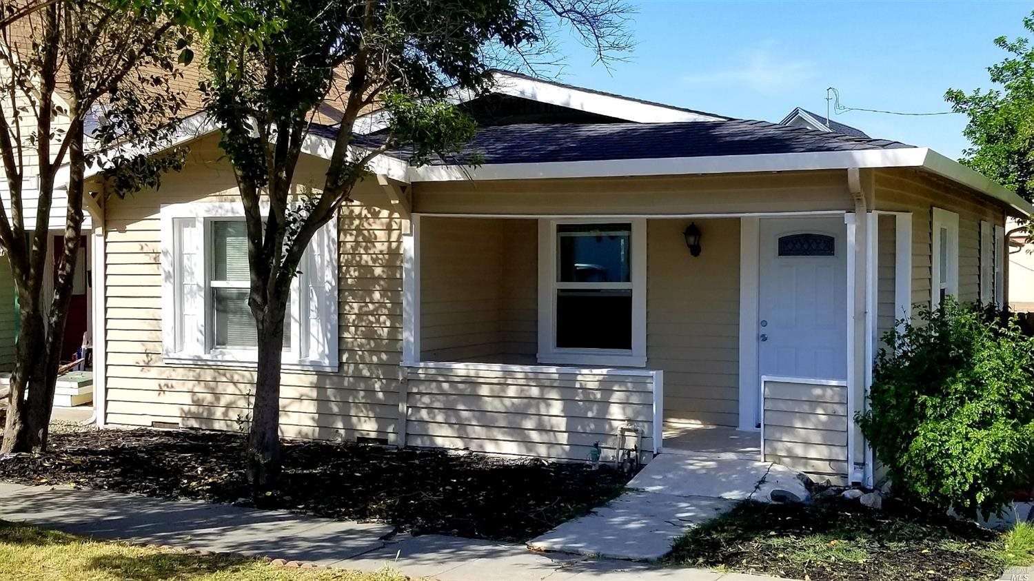 400 Montezuma Street Rio Vista, CA 94571 - Photo 1 of 1 Front of 400 Montezuma Street located on the corner of Montezuma Street and 4th Street