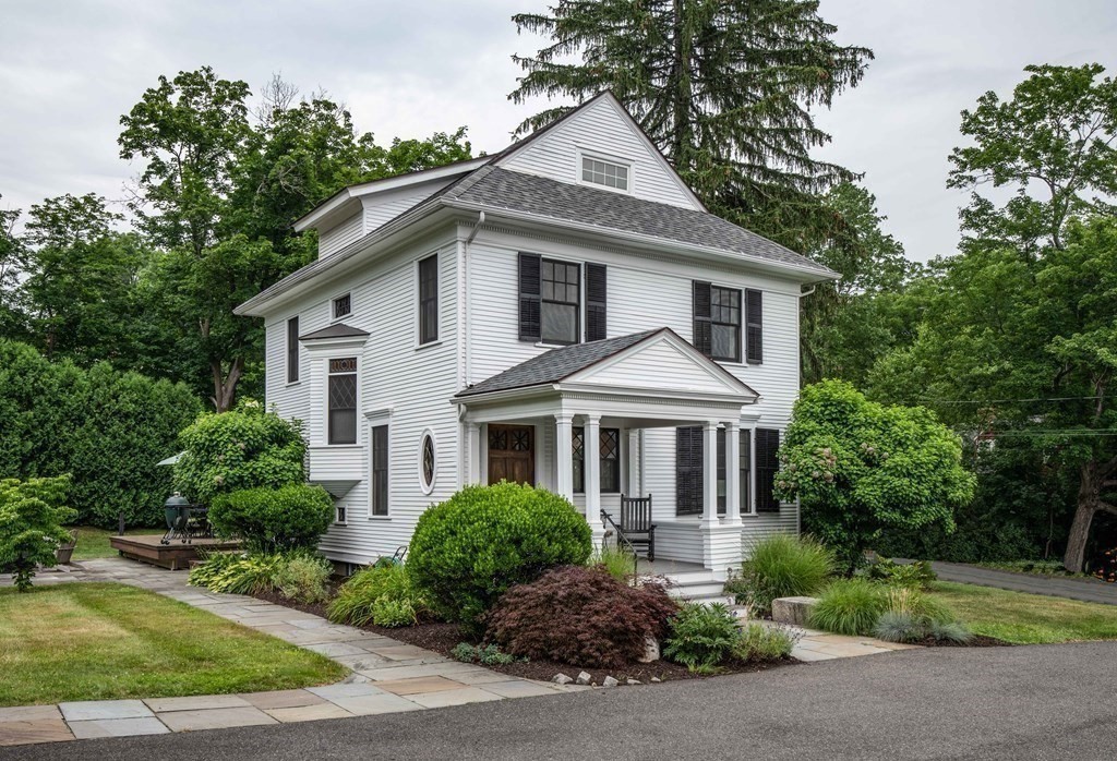 32 Gray Street Amherst, MA 01002 - Photo 3 of 42 Gallery Image 3