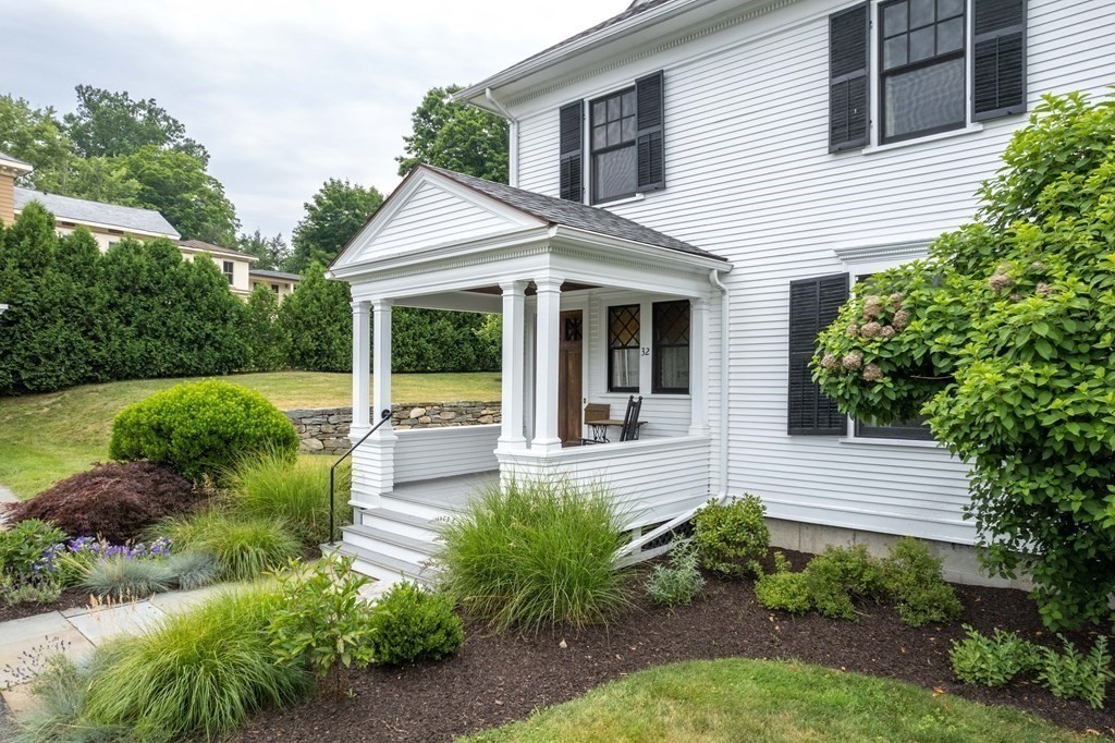 32 Gray Street Amherst, MA 01002 - Photo 4 of 42 Gallery Image 4
