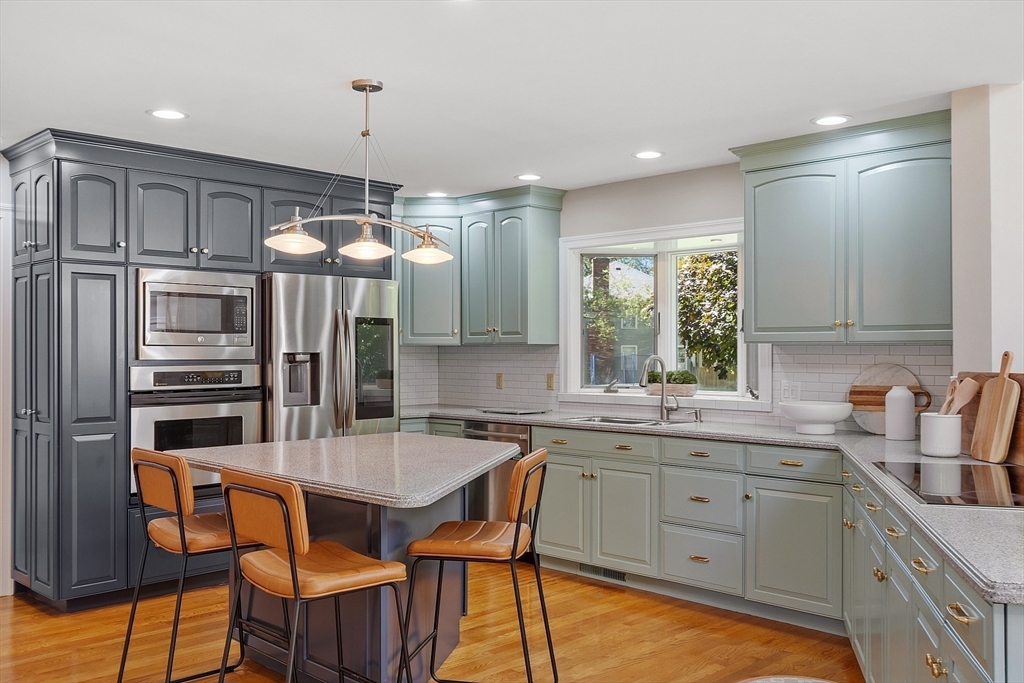 21 Valleyfield Street Lexington, MA 02421 - Photo 8 of 42