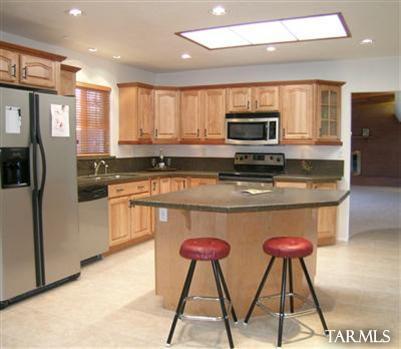 6967 East River Road Tucson, AZ 85750 - Photo 3 of 10