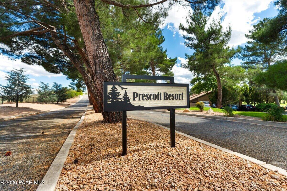 2180 Resort Way South, Unit A7 Prescott, AZ 86301 - Photo 16 of 27 a view of street with sign board