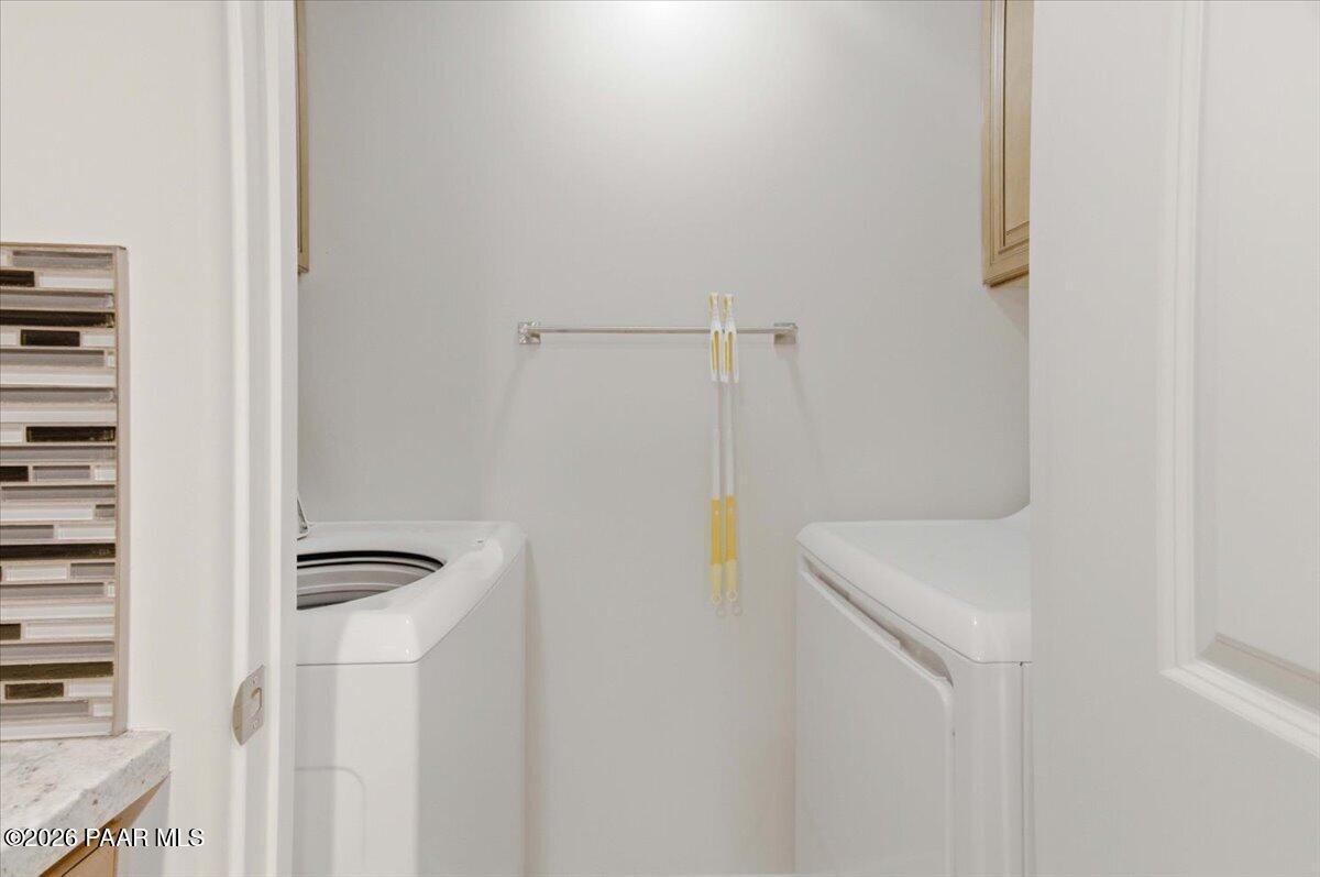 2180 Resort Way South, Unit A7 Prescott, AZ 86301 - Photo 7 of 27 a bathroom with a sink