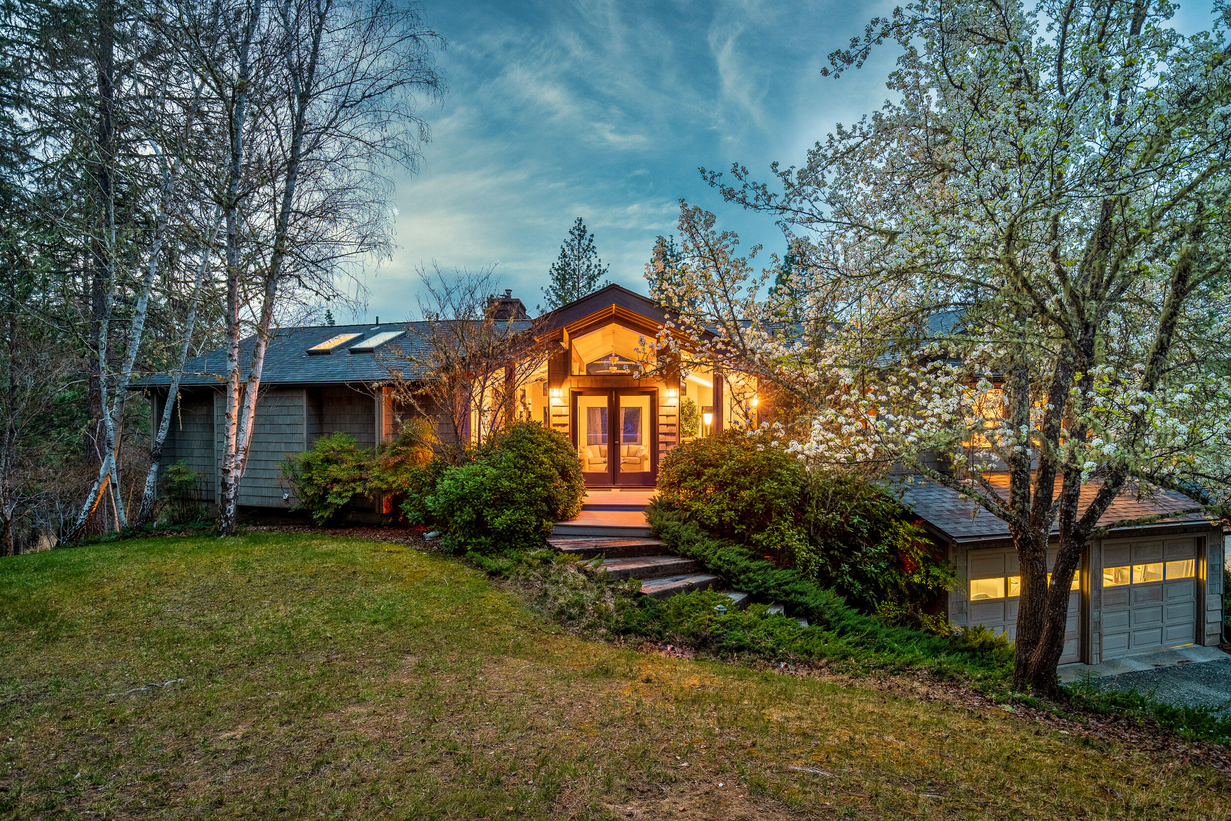 1450 Hugo Road Merlin, OR 97532 - Photo 11 of 47 5