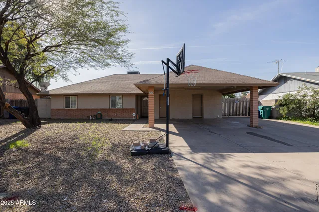$2,495 | 2429 East Juanita Avenue, Mesa, AZ 85204