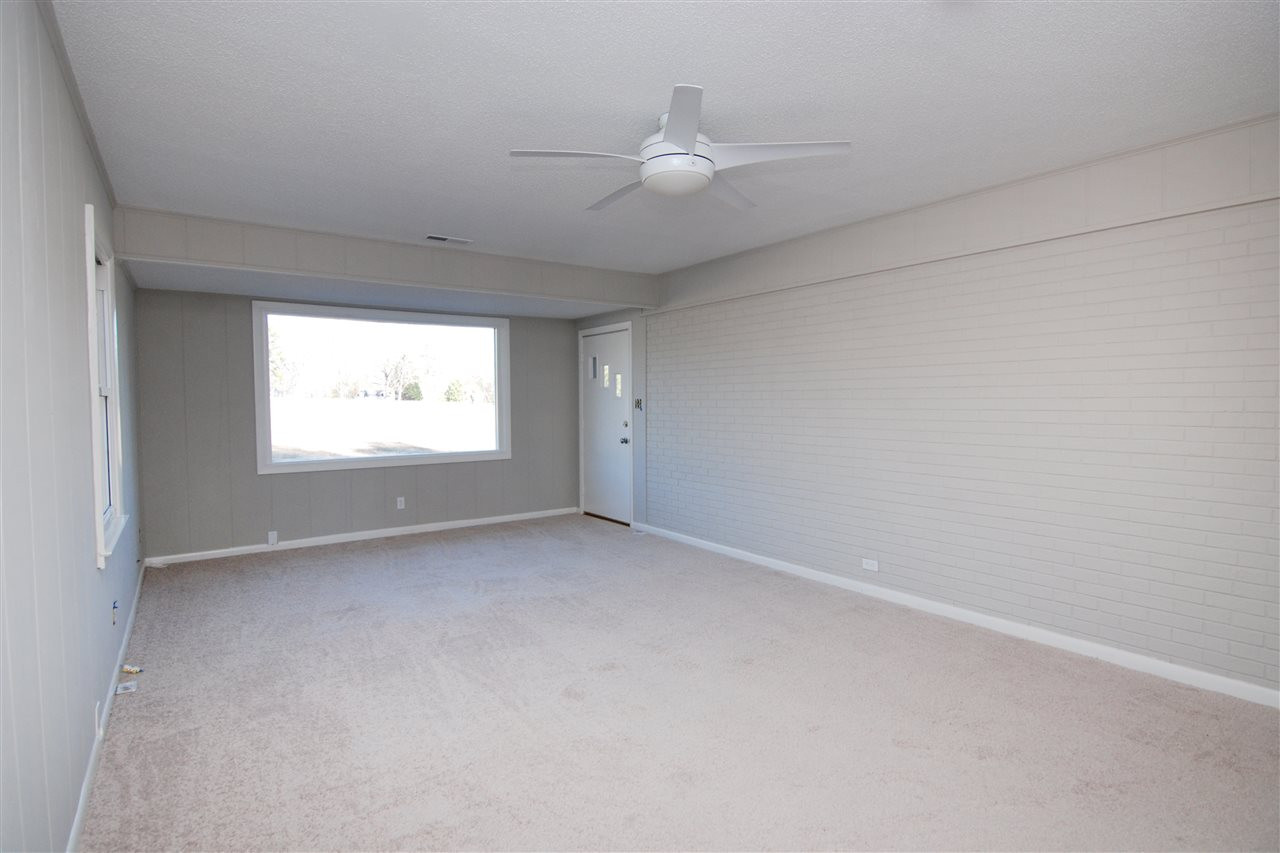 452 Covered Bridge Road Clayton, NC 27520 - Photo 14 of 25 Family Room