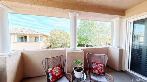 $574,900 | 23808 Toscana Drive, Unit 28039, Valencia, CA 91354