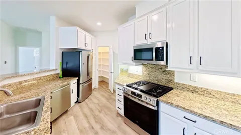 $574,900 | 23808 Toscana Drive, Unit 28039, Valencia, CA 91354