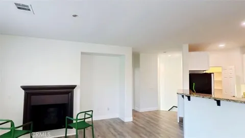 $574,900 | 23808 Toscana Drive, Unit 28039, Valencia, CA 91354