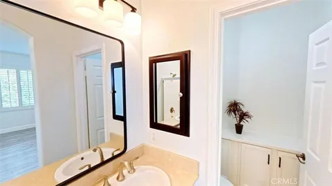 $574,900 | 23808 Toscana Drive, Unit 28039, Valencia, CA 91354