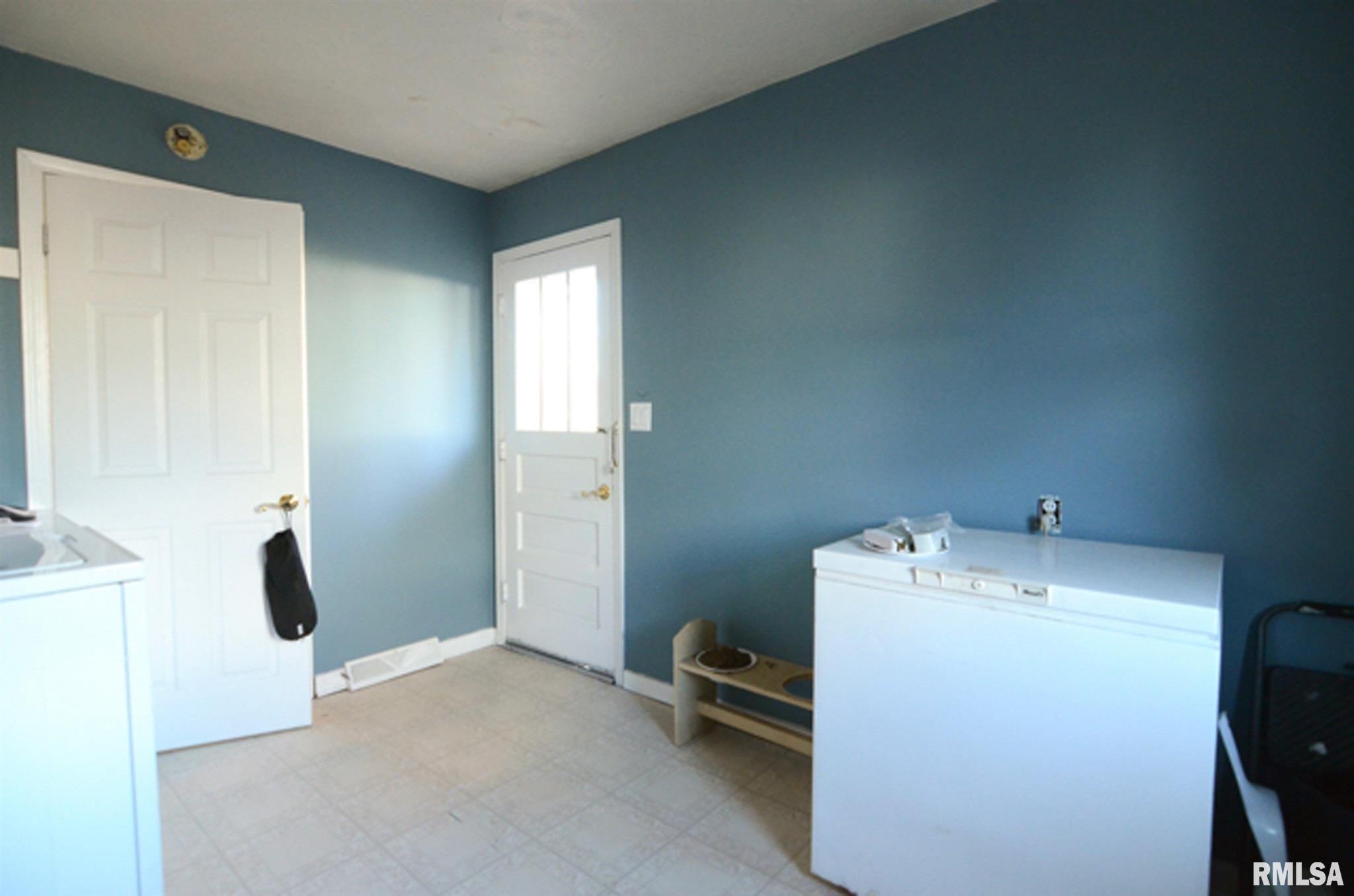 105 Oakdale Road Washington, IL 61571 - Photo 17 of 29 Gallery Image 17