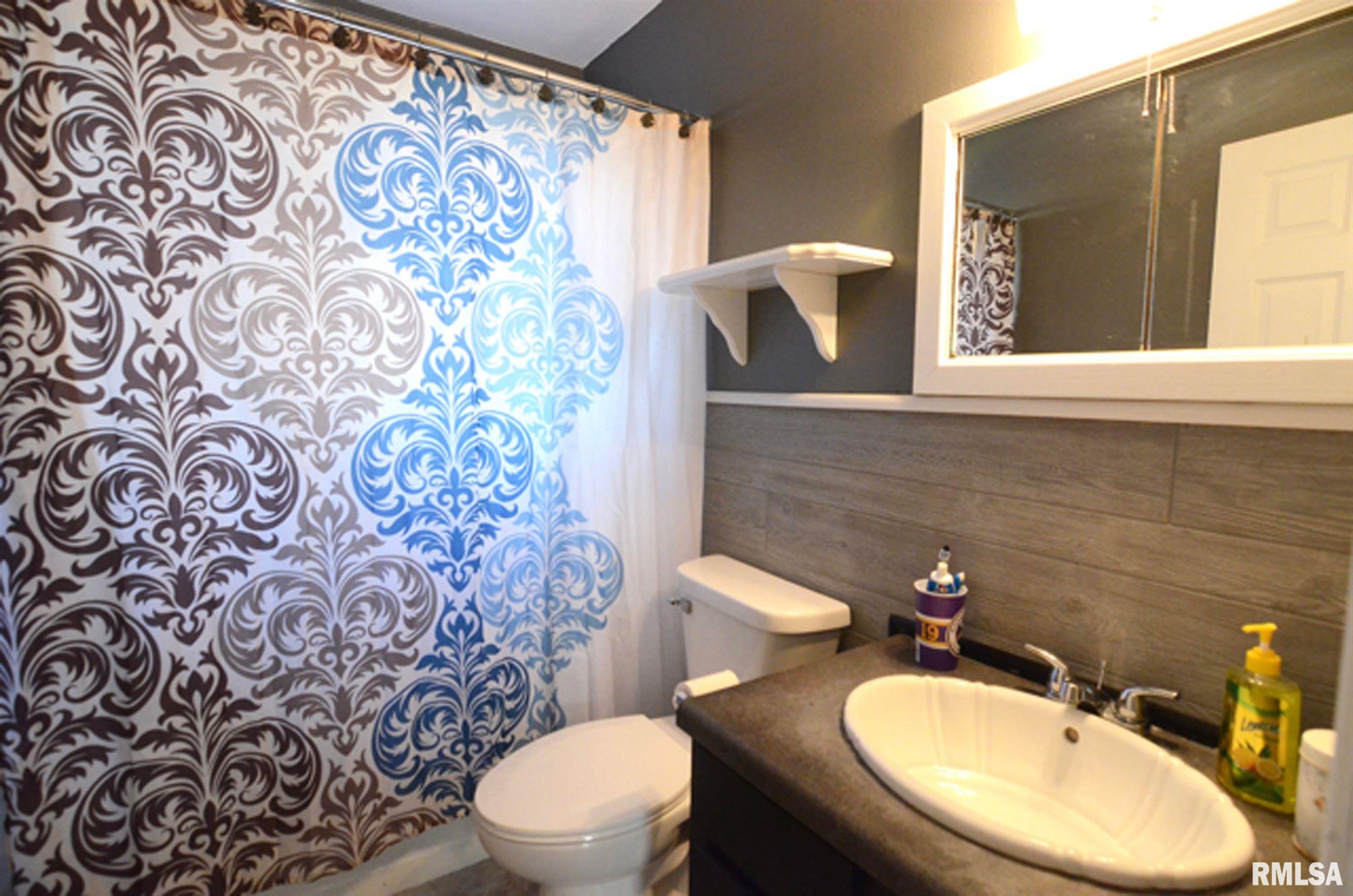 105 Oakdale Road Washington, IL 61571 - Photo 24 of 29 Gallery Image 24
