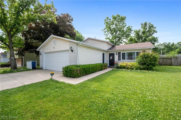 $295,000 | 1004 Plymouth Drive, Grafton, OH 44044
