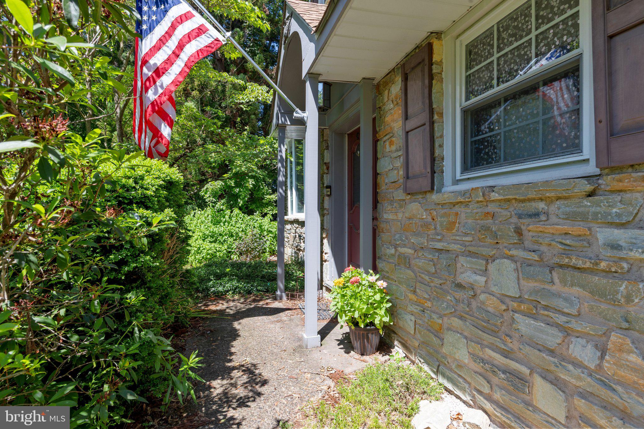 28 Edgewood Road Yardley, PA 19067 - Photo 3 of 41 Gallery Image 3