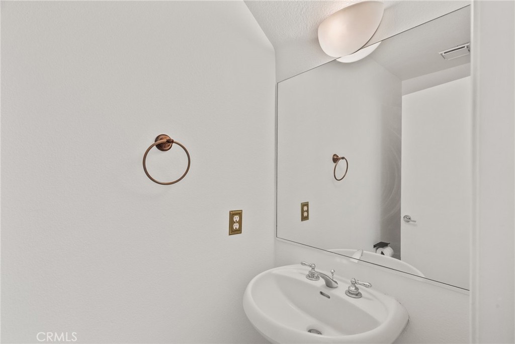 27017 Big Rapids Loop, Unit 37 Valencia, CA 91354 - Photo 16 of 45