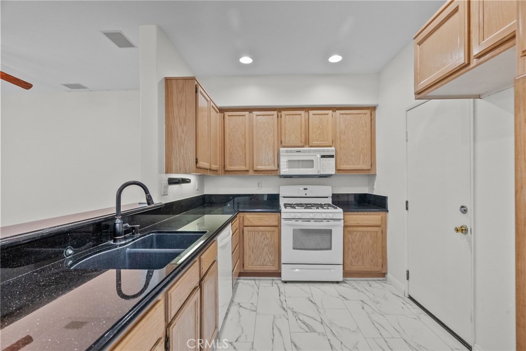 27017 Big Rapids Loop, Unit 37 Valencia, CA 91354 - Photo 18 of 45