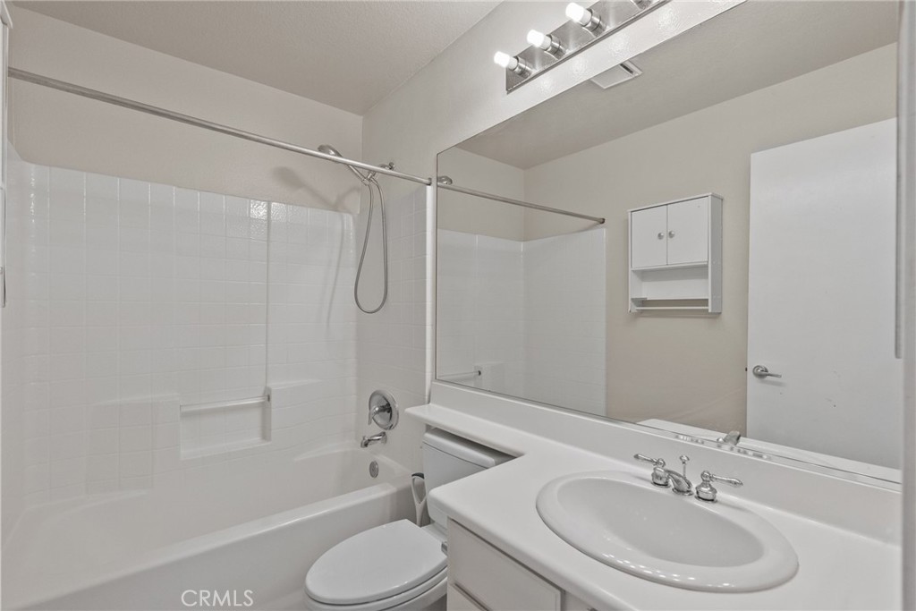 27017 Big Rapids Loop, Unit 37 Valencia, CA 91354 - Photo 31 of 45