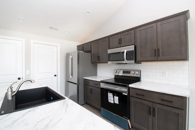 $278,000 | 810 Knights, Kendallville, IN 46755