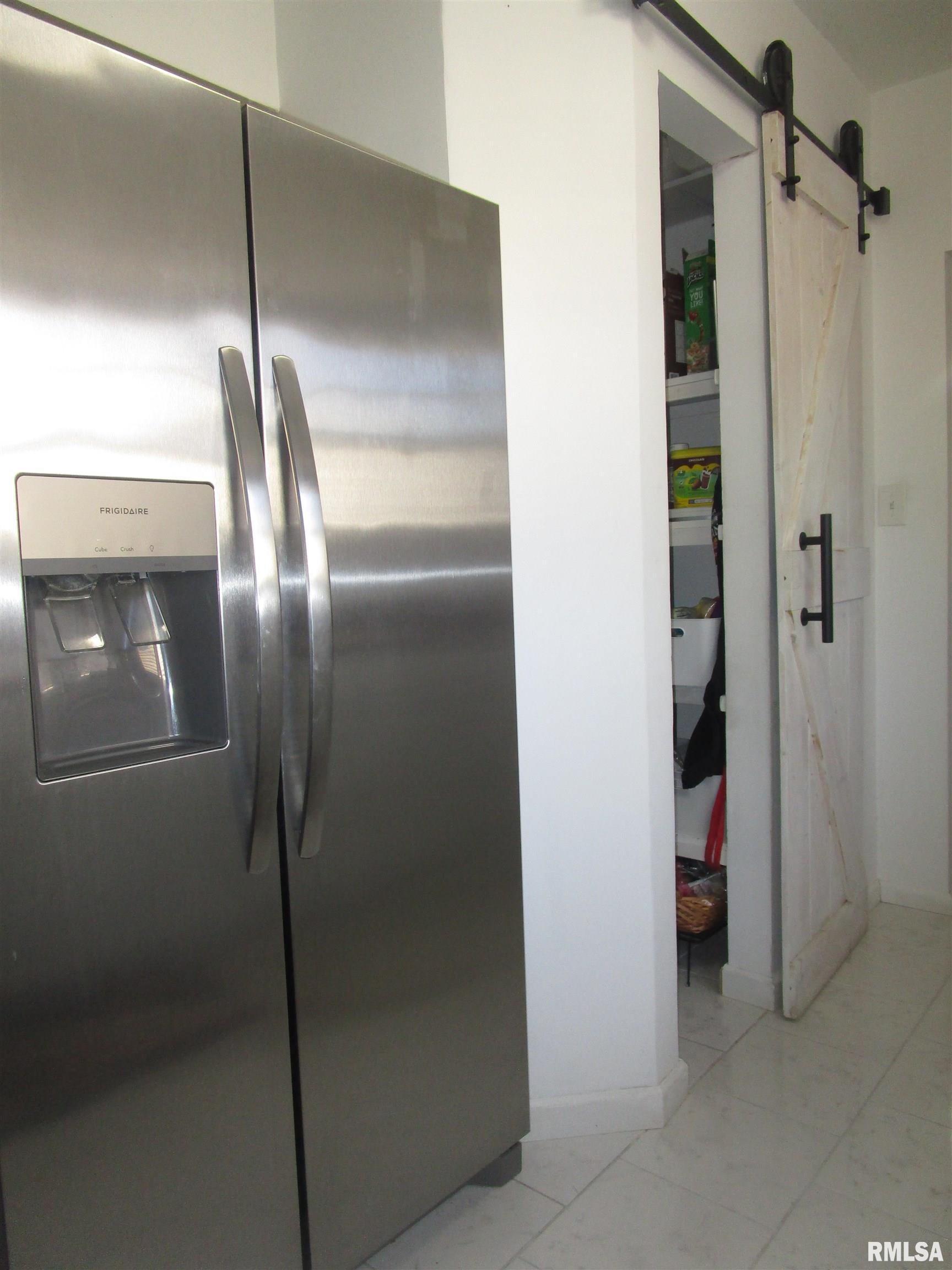 302 2nd Street Carmi, IL 62821 - Photo 11 of 20