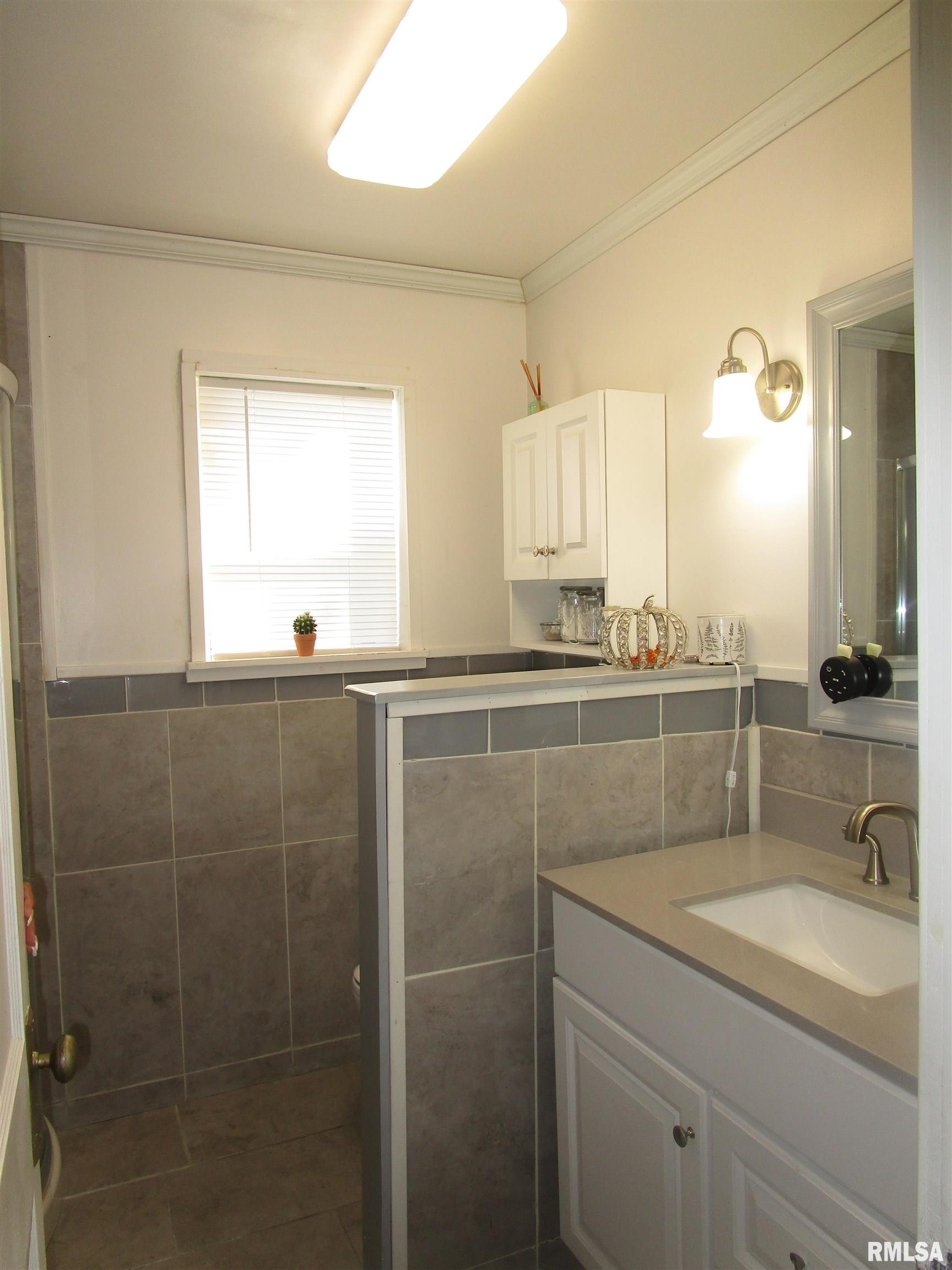 302 2nd Street Carmi, IL 62821 - Photo 14 of 20